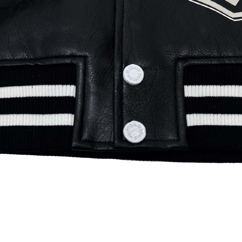 Louis Vuitton	33