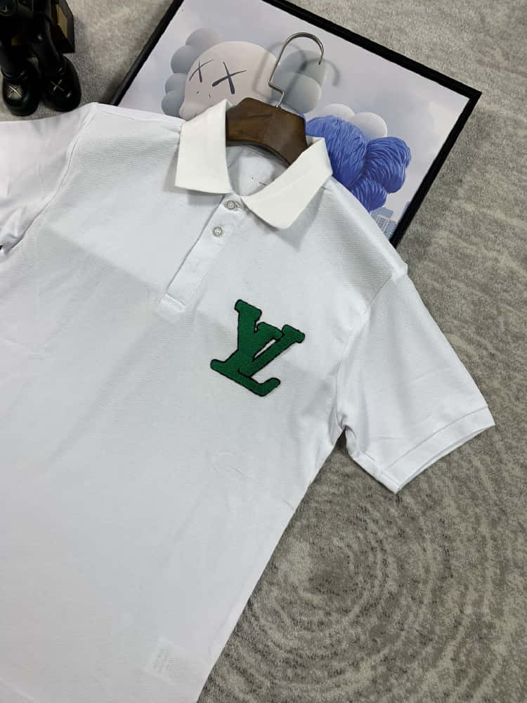 Louis Vuitton	244