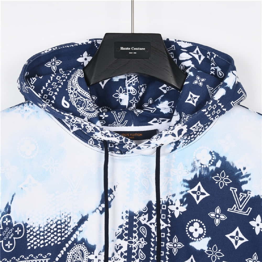 Louis Vuitton	354
