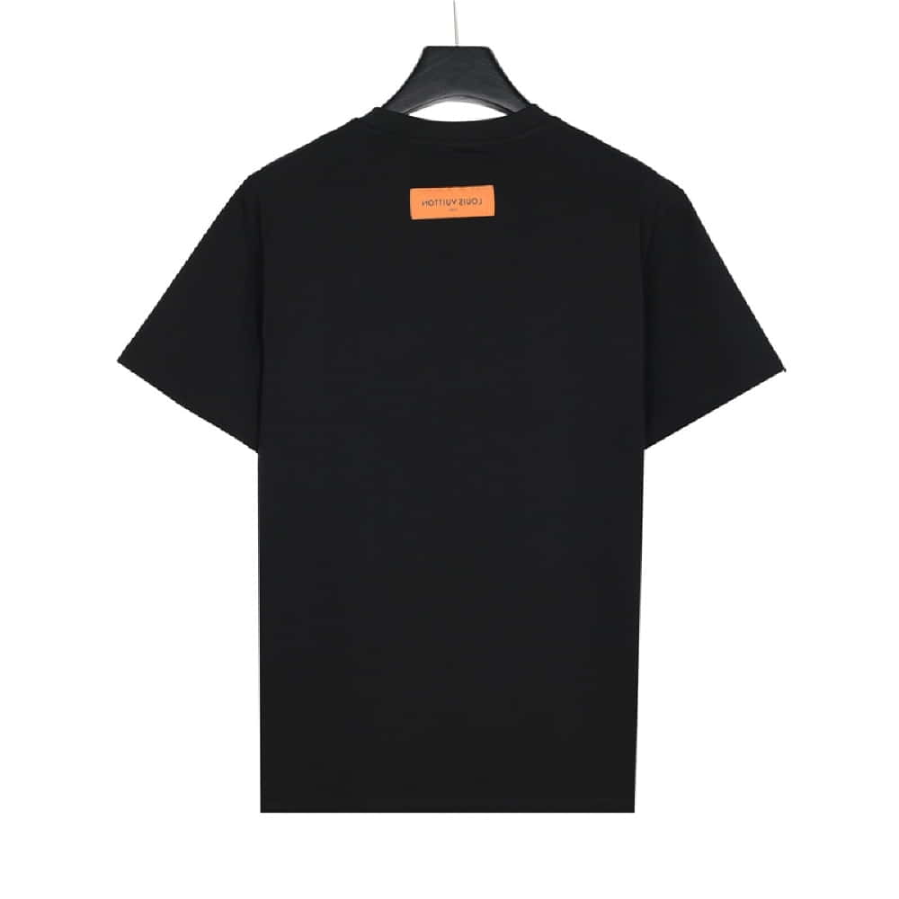 Louis Vuitton	382