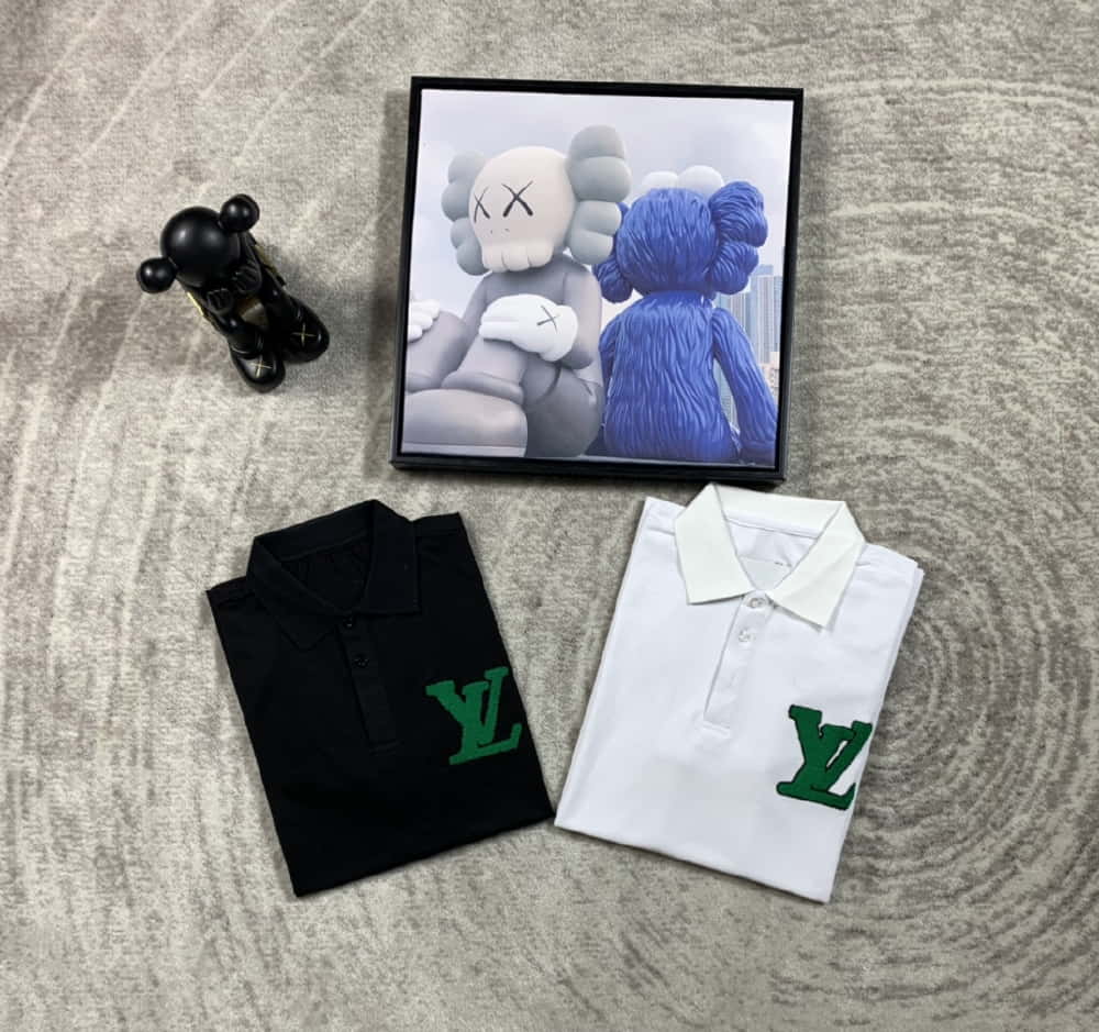Louis Vuitton	445