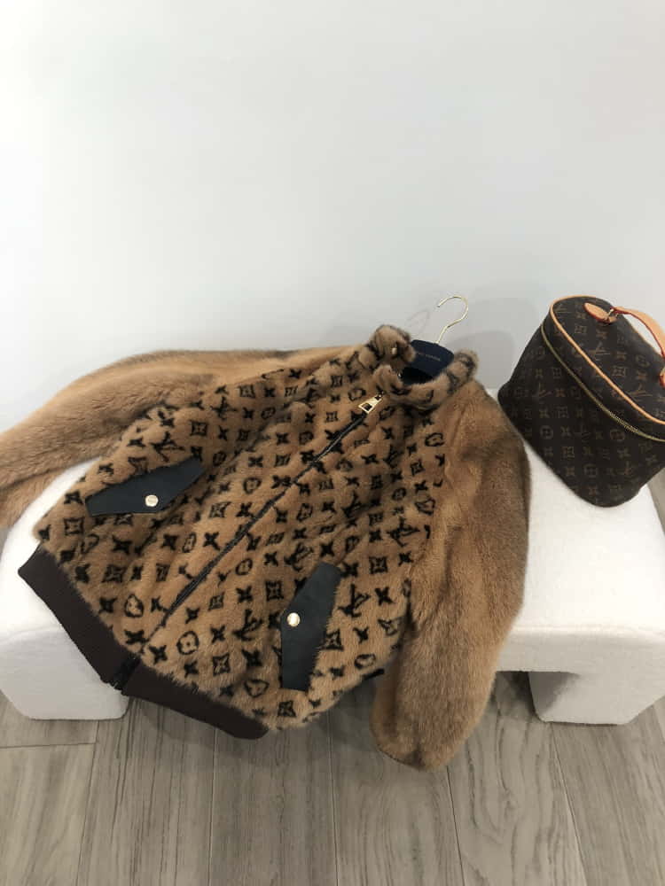 Louis Vuitton	480