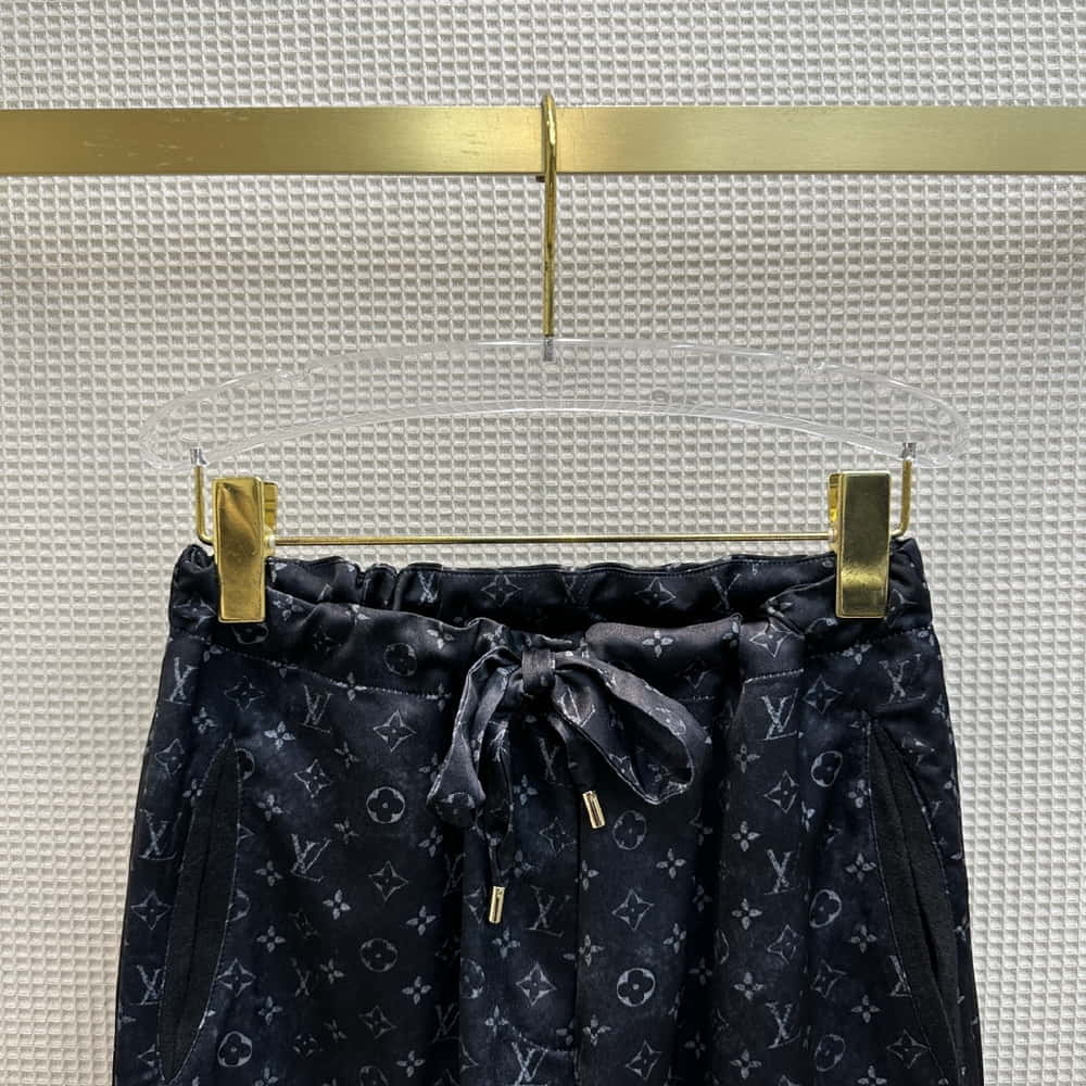 Louis Vuitton	491