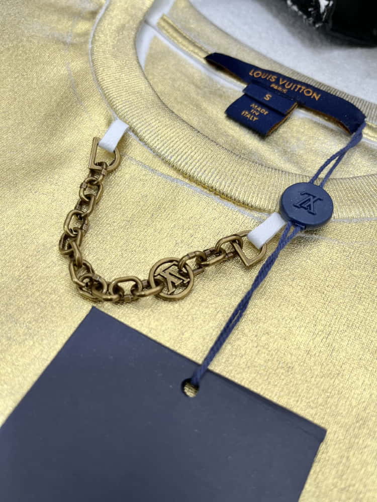 Louis Vuitton	594