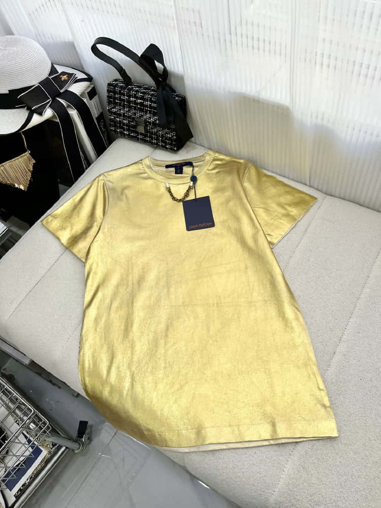 Louis Vuitton	597