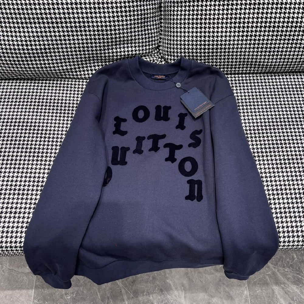 Louis Vuitton	598