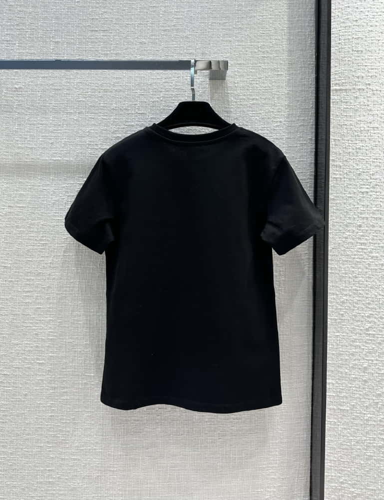 Louis Vuitton	624