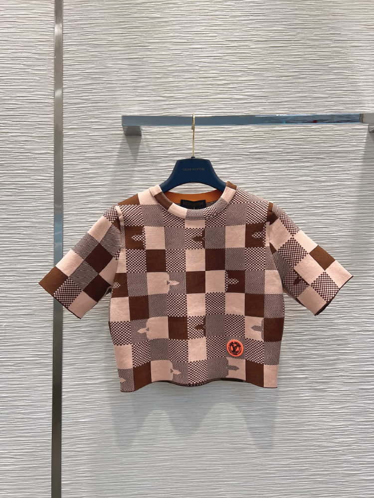 Louis Vuitton	665