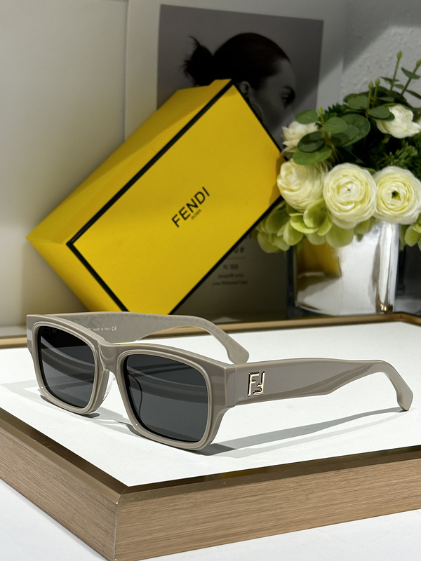 FENDI 0164 (1)