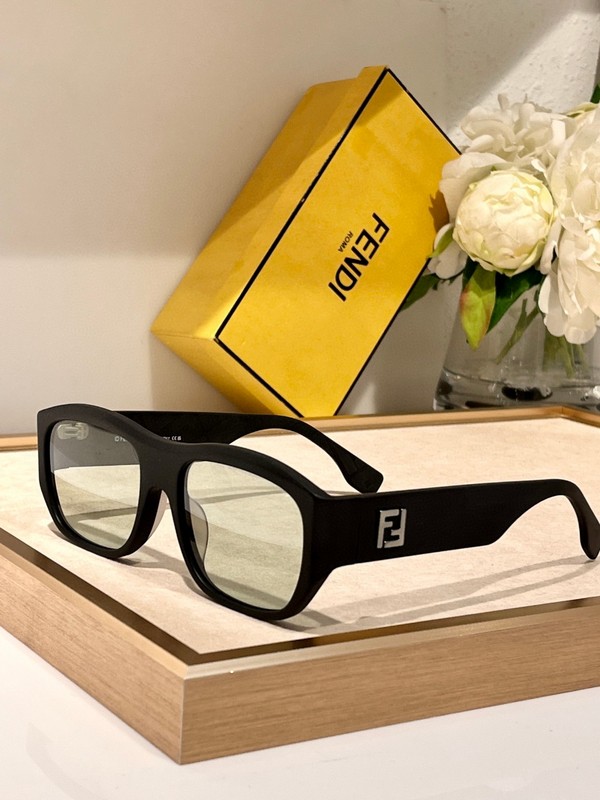 FENDI 0212 (1)