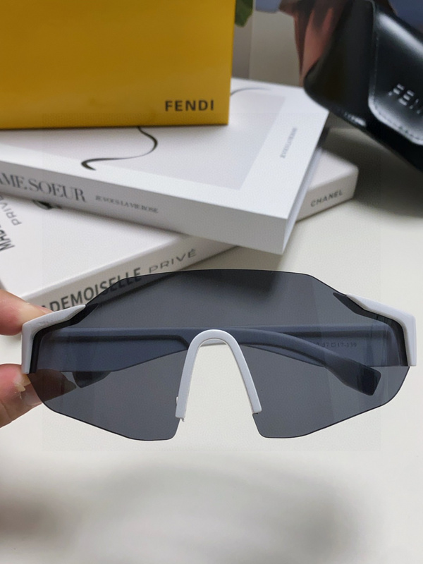 FENDI 0065 (2)