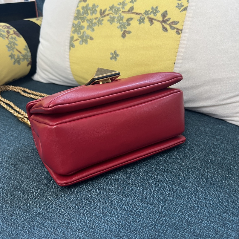 Valentino 0039