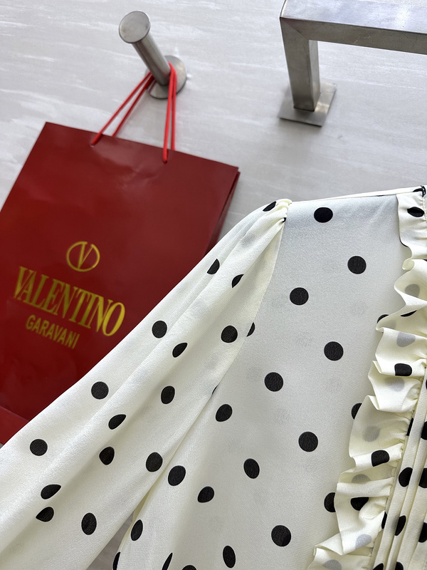 Valentino 0038 (4)