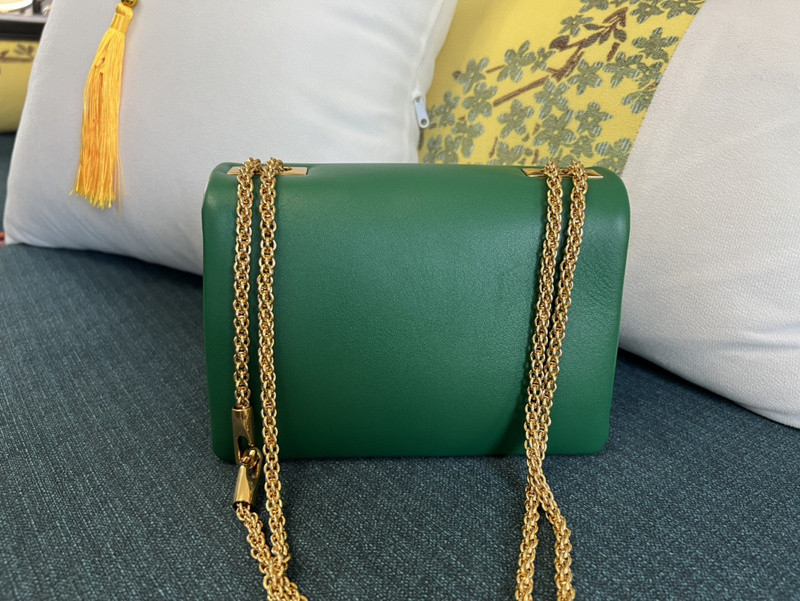 Valentino 0030