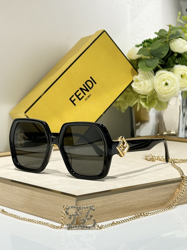 FENDI 0136 (1)