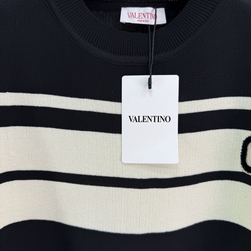 Valentino 0081 (2)