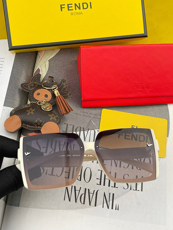 FENDI 0069 (2)